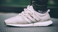 阿迪达斯的ultra boost ST 和 energy boost4选的哪个