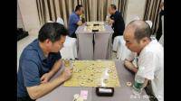 中国象棋与飞镖相比哪一个训练需要很长的时间才能成为顶尖高手？